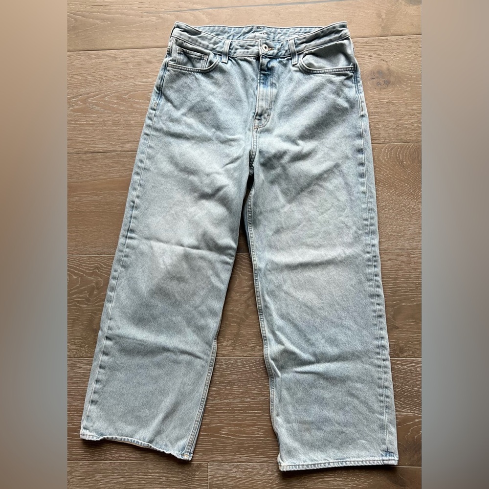 COS women’s wide leg light wash jeans size 31